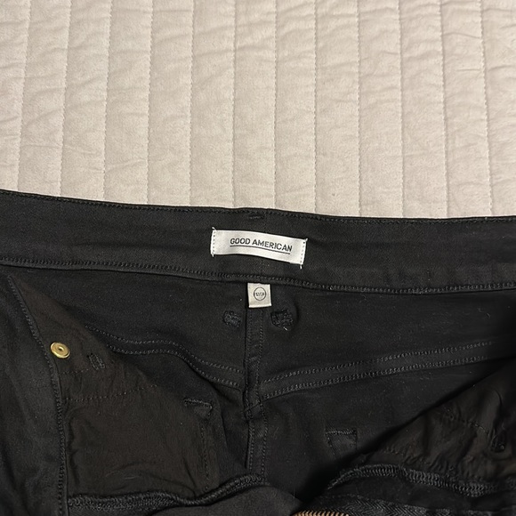 Good American black distressed high rise mini skirt - Picture 3 of 3